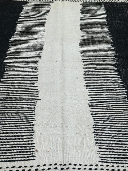 Berber Fine Wool Rug – Contrast Stripes