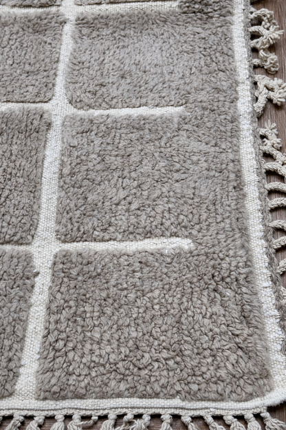Berber Thick Wool Rug – Soft Grid Ivory